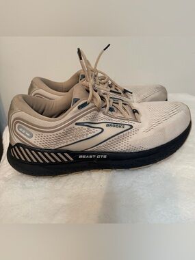 Brooks Size 10.5 Beast GTS 23 Wide Chateau Grey Blue